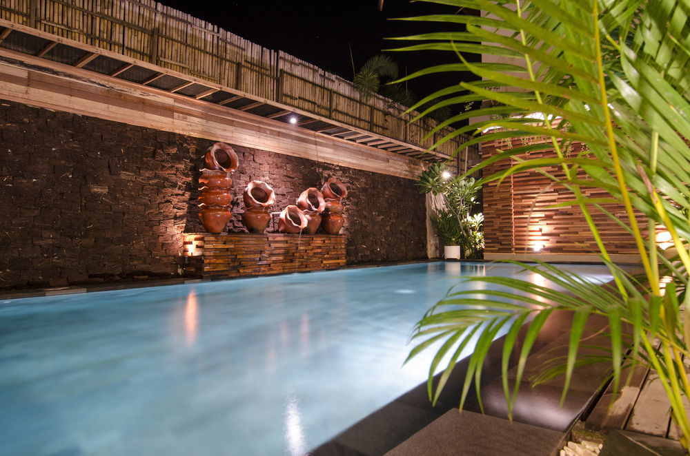 Natya Hotel Гили Траванган Экстерьер фото